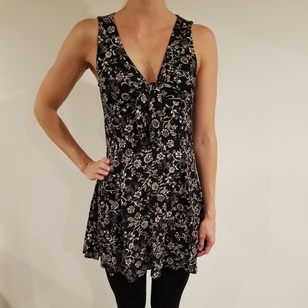 Black and White floral tunic